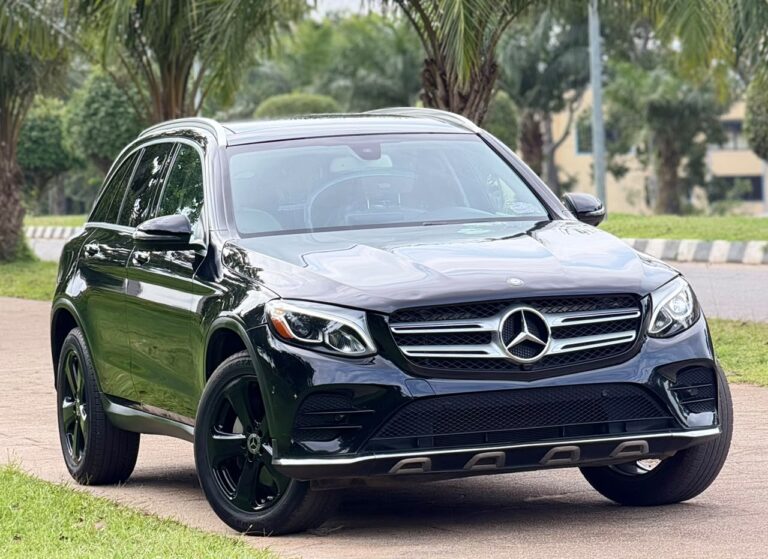 LUXURY MEET PERFORMANCE🚘  FOREIGN USED 2018 GLC300 BENZ-redefined, powerful and classy   PRICE; 37M OnLy💰   A perfect SUV for someone who wants comfort, presence and Mercedes-Benz quality. 🖤  AbuJa LoKaTioN