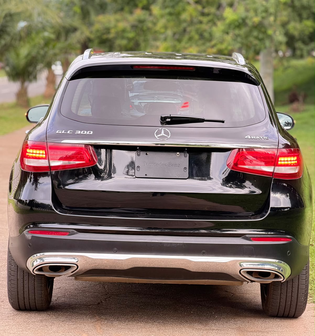 
								LUXURY MEET PERFORMANCE🚘  FOREIGN USED 2018 GLC300 BENZ-redefined, powerful and classy   PRICE; 37M OnLy💰   A perfect SUV for someone who wants comfort, presence and Mercedes-Benz quality. 🖤  AbuJa LoKaTioN full									