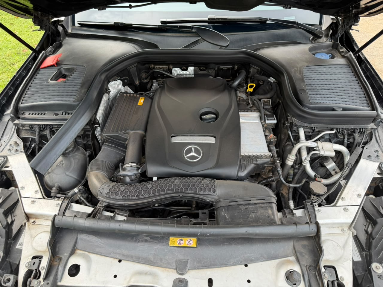 
								LUXURY MEET PERFORMANCE🚘  FOREIGN USED 2018 GLC300 BENZ-redefined, powerful and classy   PRICE; 37M OnLy💰   A perfect SUV for someone who wants comfort, presence and Mercedes-Benz quality. 🖤  AbuJa LoKaTioN full									