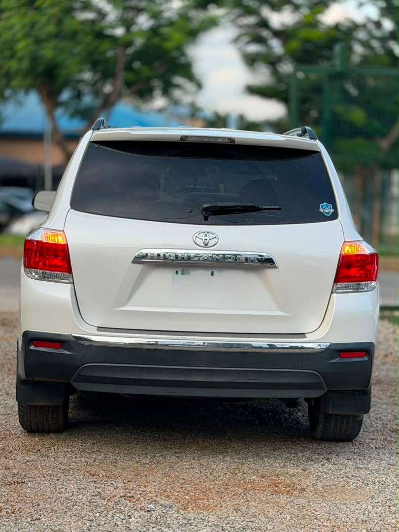 
								DEAL‼️ EXTREMELY CLEAN 2013 MODEL TOYOTA HIGHLANDER ORIGINAL DUTY BUY AND ENJOY 😉  💰N19,500,000. ABUJA full									