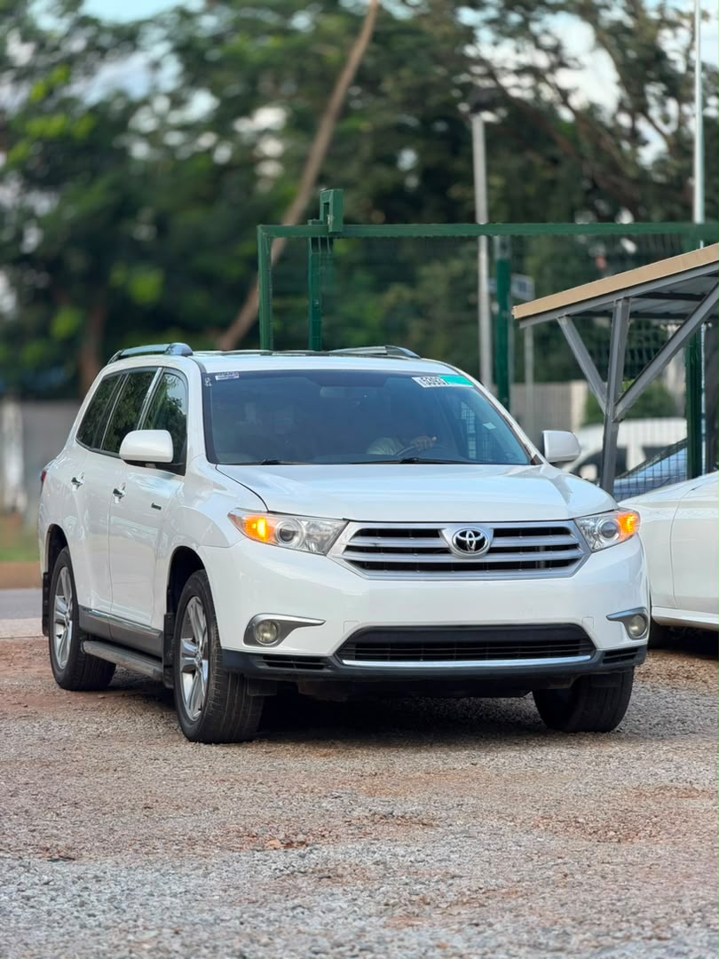 
								DEAL‼️ EXTREMELY CLEAN 2013 MODEL TOYOTA HIGHLANDER ORIGINAL DUTY BUY AND ENJOY 😉  💰N19,500,000. ABUJA full									