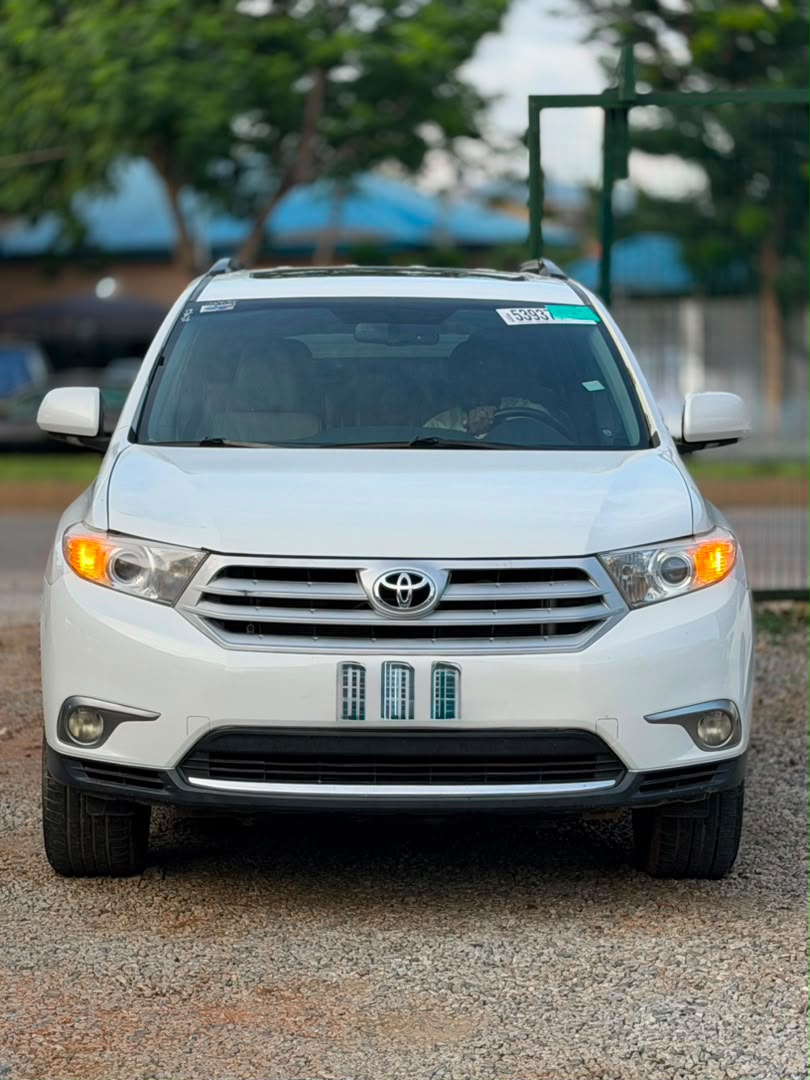 
								DEAL‼️ EXTREMELY CLEAN 2013 MODEL TOYOTA HIGHLANDER ORIGINAL DUTY BUY AND ENJOY 😉  💰N19,500,000. ABUJA full									