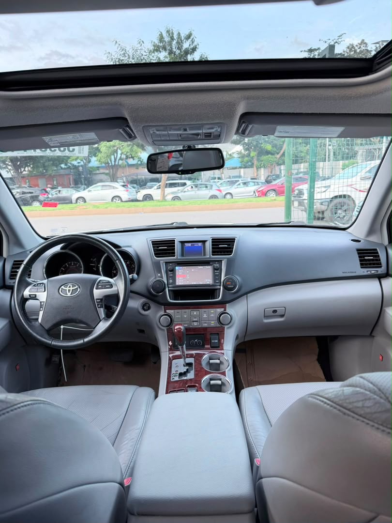 
								DEAL‼️ EXTREMELY CLEAN 2013 MODEL TOYOTA HIGHLANDER ORIGINAL DUTY BUY AND ENJOY 😉  💰N19,500,000. ABUJA full									