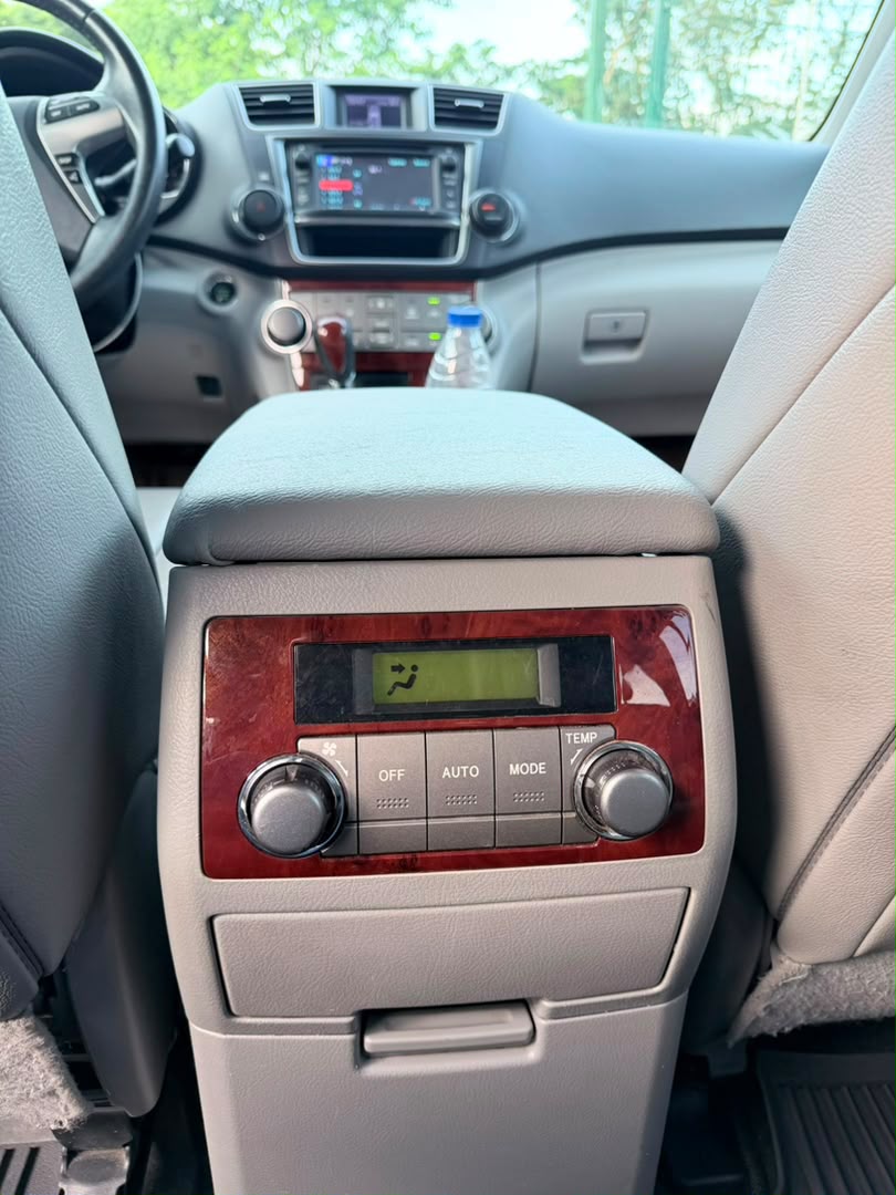 
								DEAL‼️ EXTREMELY CLEAN 2013 MODEL TOYOTA HIGHLANDER ORIGINAL DUTY BUY AND ENJOY 😉  💰N19,500,000. ABUJA full									