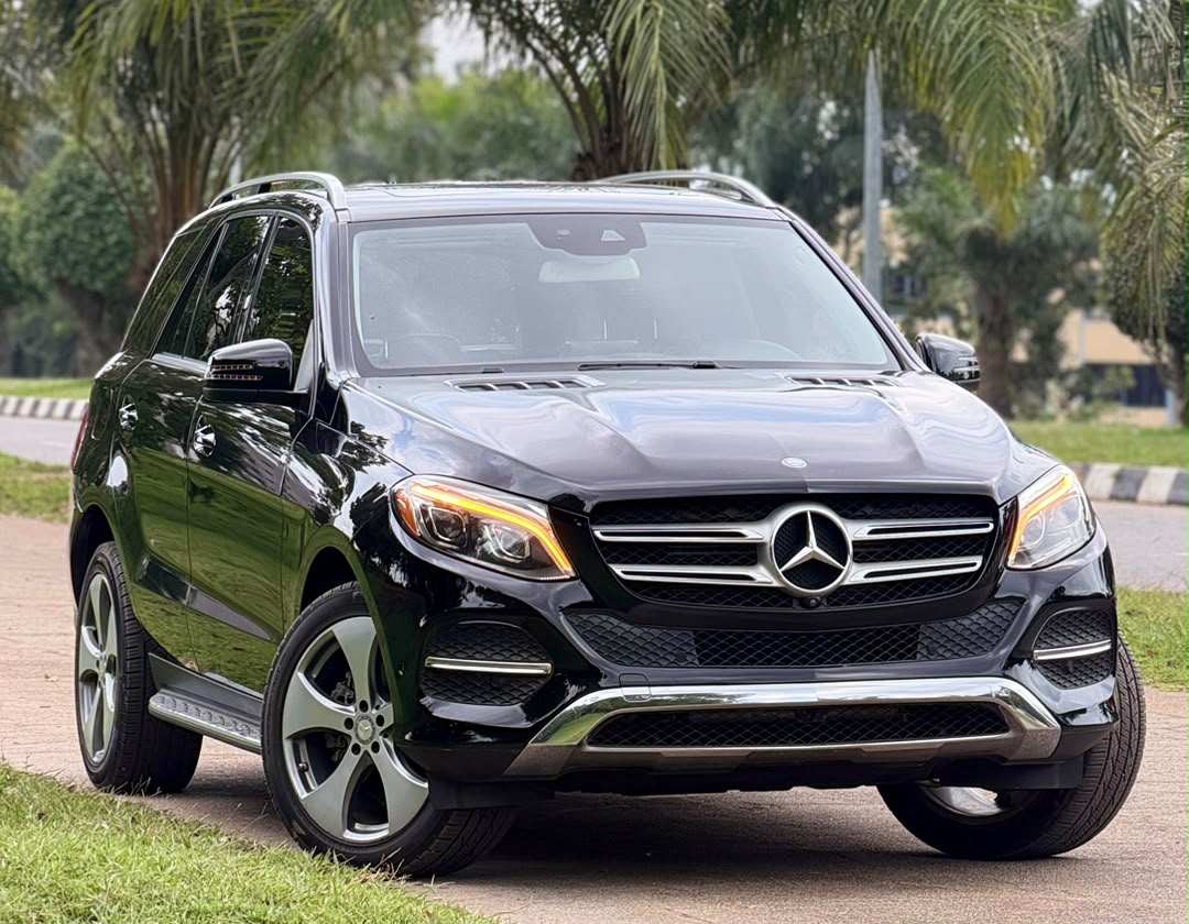 
								2017 MERCEDES-BENZ GLE350🔥🇩🇪  Foreign Used • Super Clean • Luxury SUV ✨  PRICE; #35M OnLy💰   Ride in comfort. Arrive in style. The GLE350 gives you that perfect blend of luxury, power and class.  AbuJa LoKaTioN full									