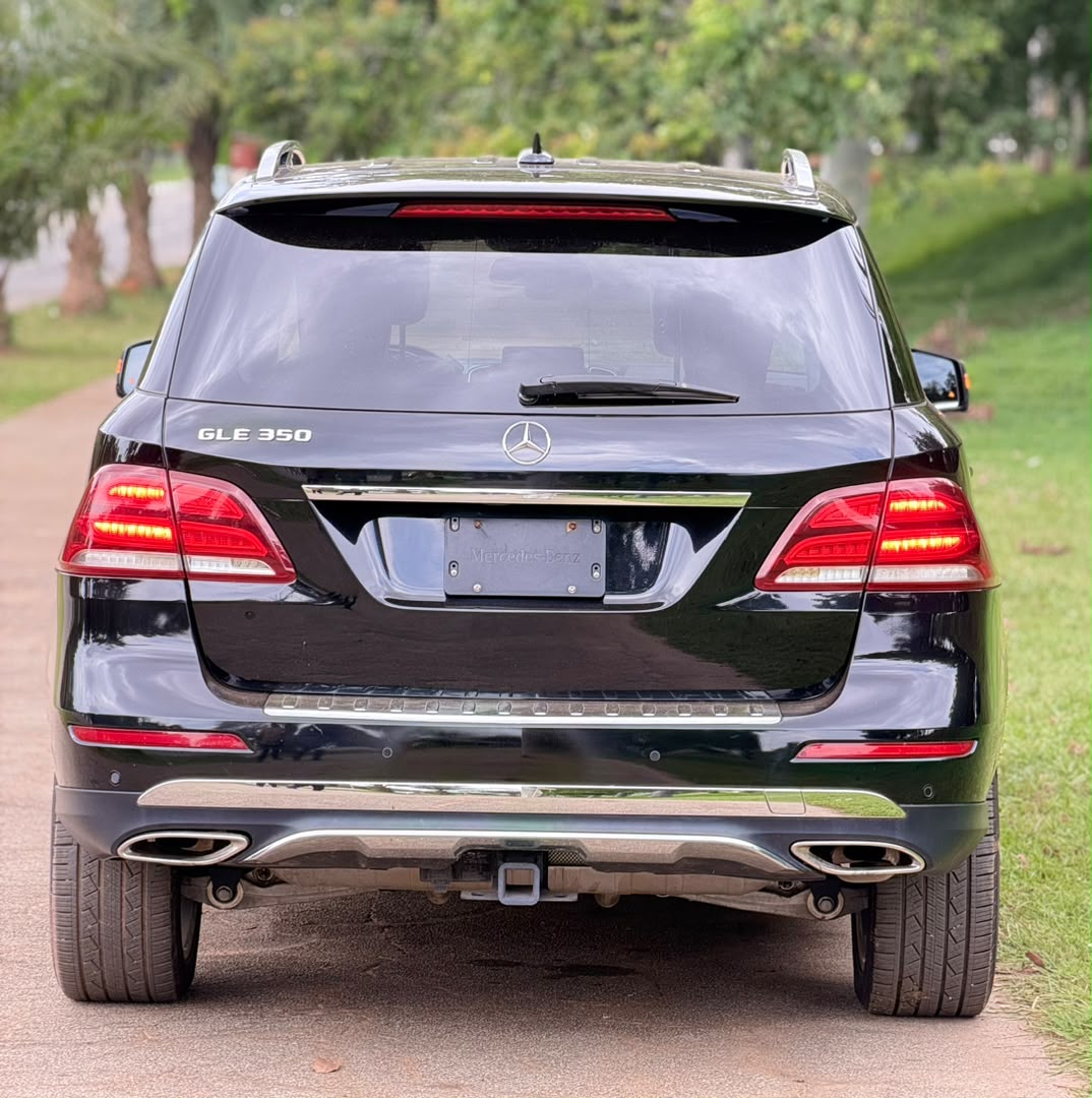 
								2017 MERCEDES-BENZ GLE350🔥🇩🇪  Foreign Used • Super Clean • Luxury SUV ✨  PRICE; #35M OnLy💰   Ride in comfort. Arrive in style. The GLE350 gives you that perfect blend of luxury, power and class.  AbuJa LoKaTioN full									