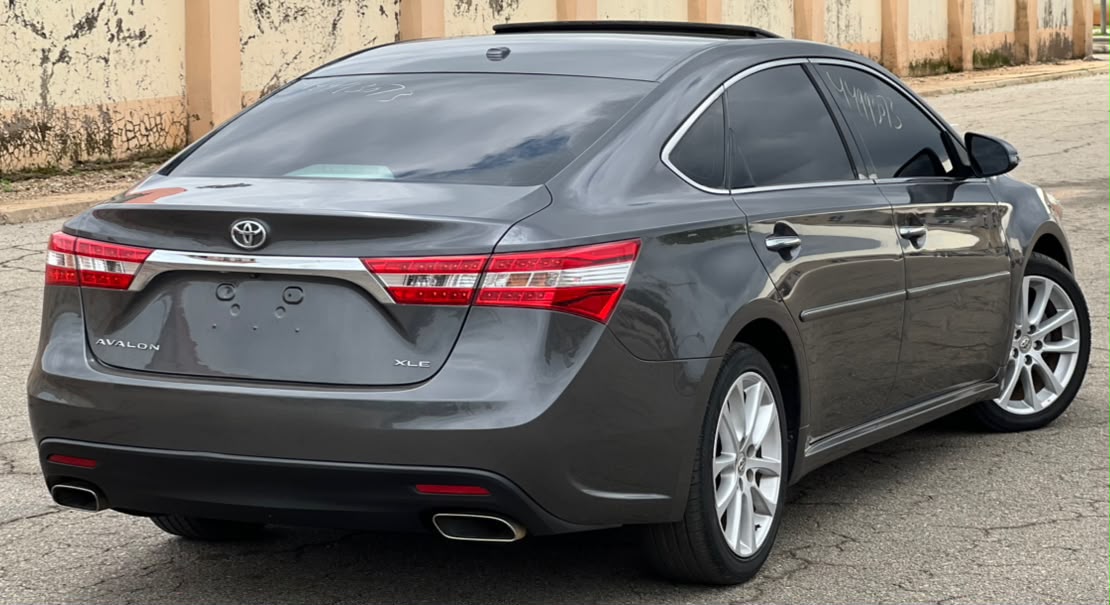 
								Distress sale!!!!! Foreign used Toyota Avalon XLE 2014 Accident free  July Duty Sunroof Price: ₦16.7m only DM or 📞 for inspection full									