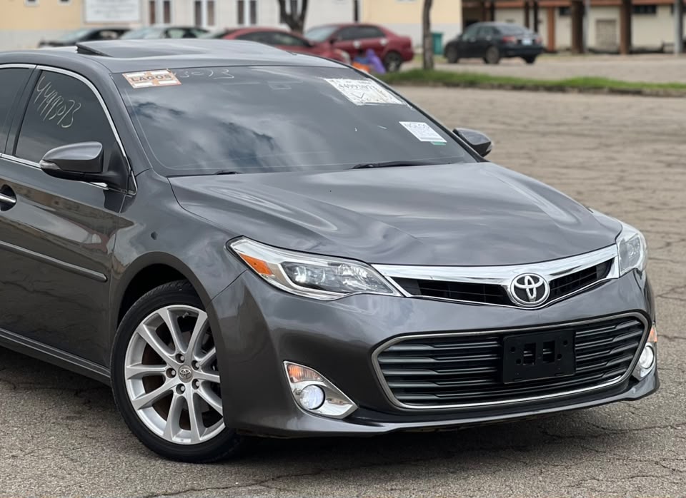 
								Distress sale!!!!! Foreign used Toyota Avalon XLE 2014 Accident free  July Duty Sunroof Price: ₦16.7m only DM or 📞 for inspection full									