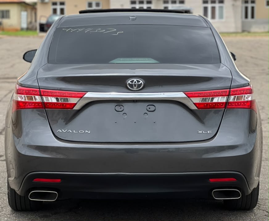 
								Distress sale!!!!! Foreign used Toyota Avalon XLE 2014 Accident free  July Duty Sunroof Price: ₦16.7m only DM or 📞 for inspection full									