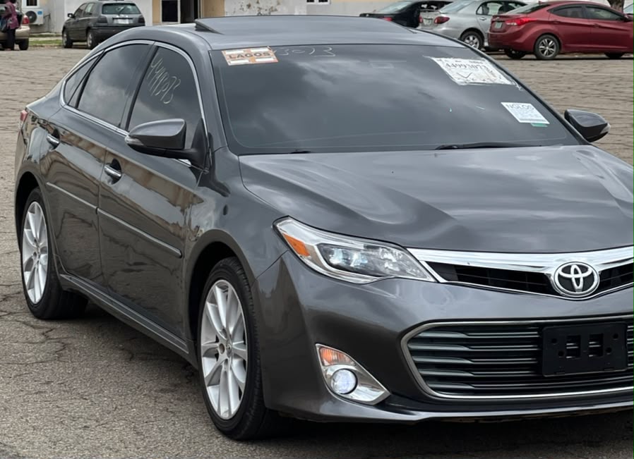 
								Distress sale!!!!! Foreign used Toyota Avalon XLE 2014 Accident free  July Duty Sunroof Price: ₦16.7m only DM or 📞 for inspection full									