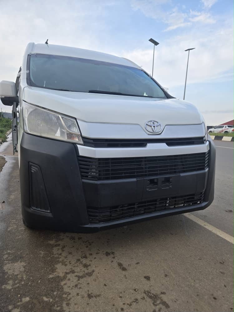 
								Hummer buss  2020 direct Belgium Abuja 70m full									