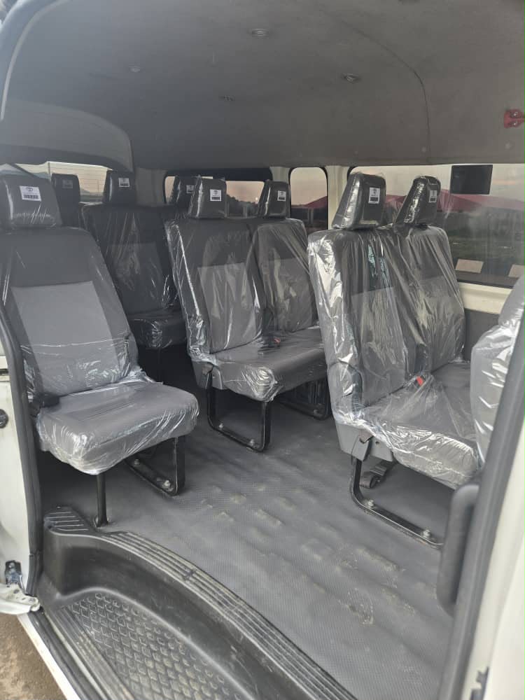 
								Hummer buss  2020 direct Belgium Abuja 70m full									