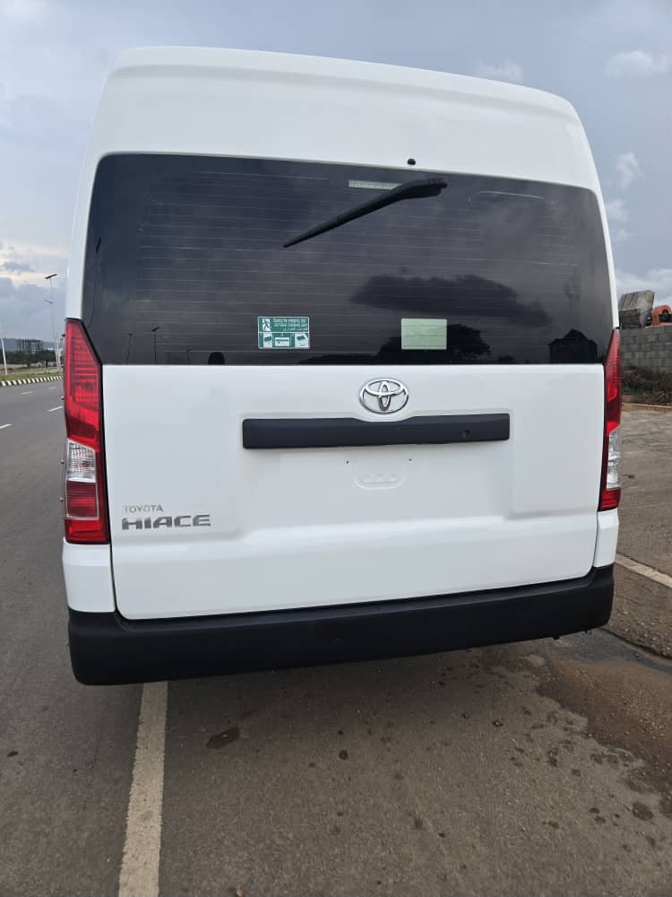 
								Hummer buss  2020 direct Belgium Abuja 70m full									