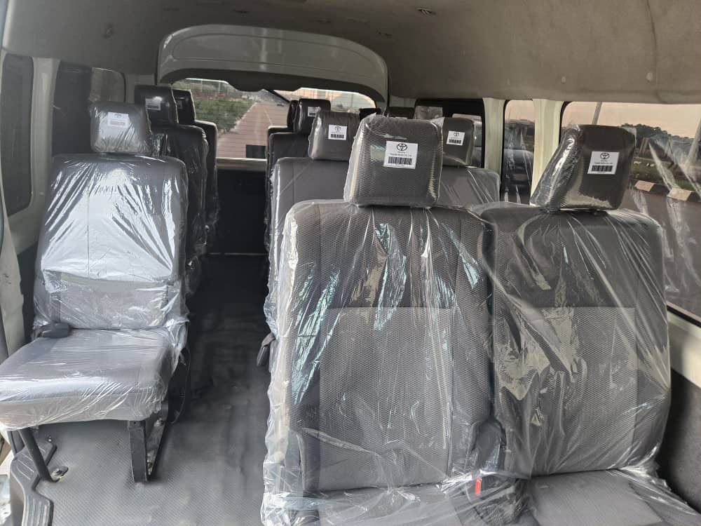 
								Hummer buss  2020 direct Belgium Abuja 70m full									