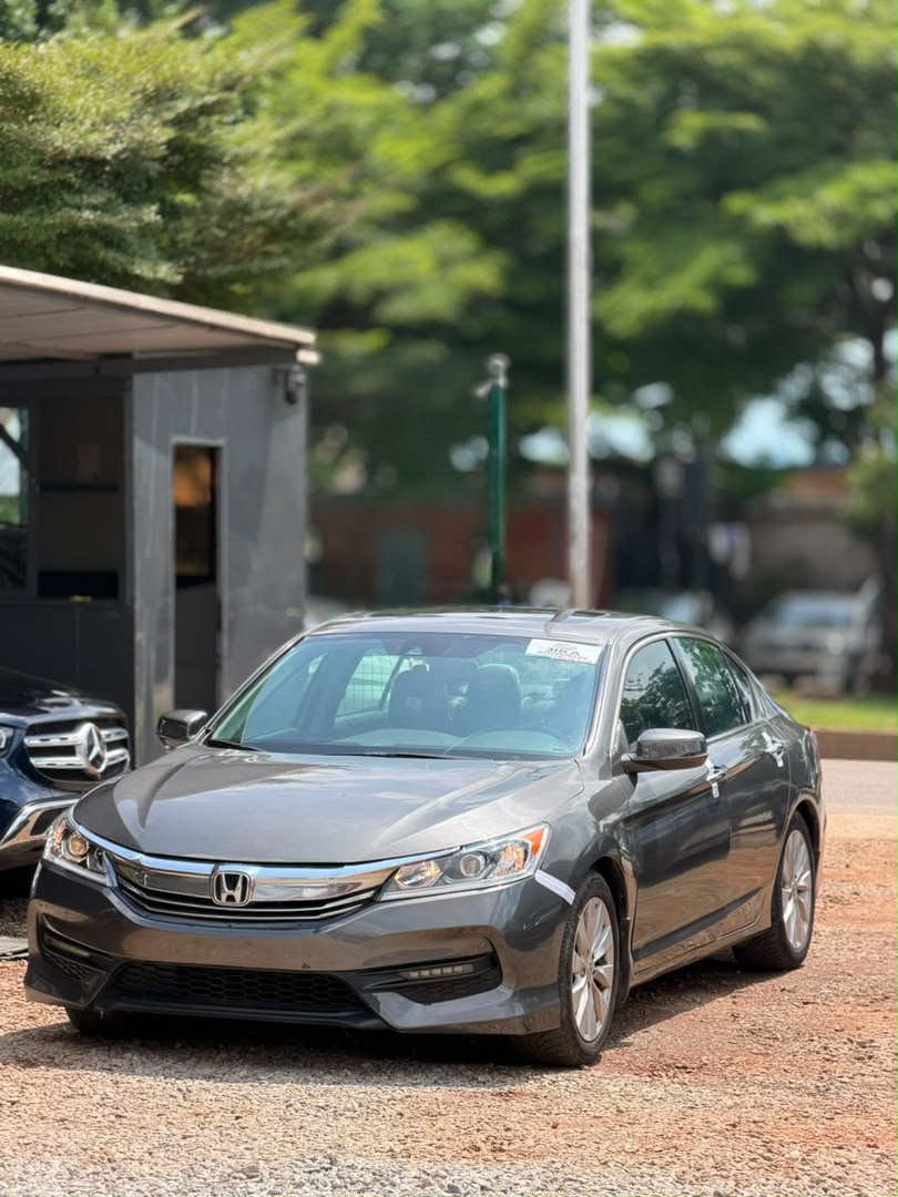 
								SHARPEST DEAL‼️ Call for inspection 📞 Extremely clean 2014 Model upgraded to 2017 Honda accord EXL Keyless entry, double screen with sunroof  UNTAMPERED 💯 💰N11.5M (slightly negotiable). Abuja full									