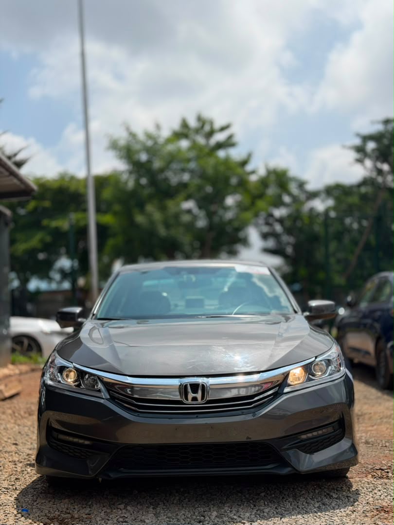
								SHARPEST DEAL‼️ Call for inspection 📞 Extremely clean 2014 Model upgraded to 2017 Honda accord EXL Keyless entry, double screen with sunroof  UNTAMPERED 💯 💰N11.5M (slightly negotiable). Abuja full									