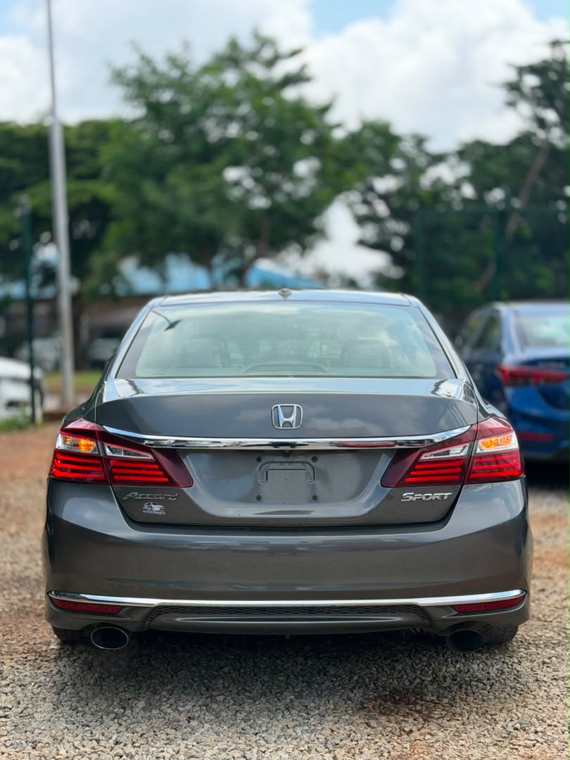 
								SHARPEST DEAL‼️ Call for inspection 📞 Extremely clean 2014 Model upgraded to 2017 Honda accord EXL Keyless entry, double screen with sunroof  UNTAMPERED 💯 💰N11.5M (slightly negotiable). Abuja full									