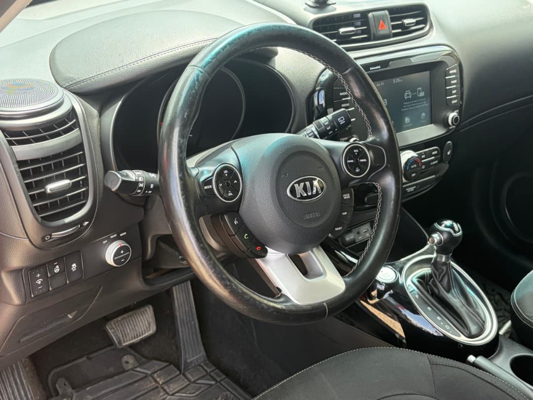 
								JUST ARRIVED FOREIGN USED KIA SOUL 2018 MODEL WITH ORIGINAL CUSTOM DUTY FULLY PAID FIRSTBODY WITH UNTAMPERED ENGINE AND GEAR AC FACTORY FITTED BUY AND DRIVE ABSOLUTELY NOTHING TO FIX  👉11.5m buyer settle 500k location Abacha Road nyanya Abuja deal Car is with me directly full									
