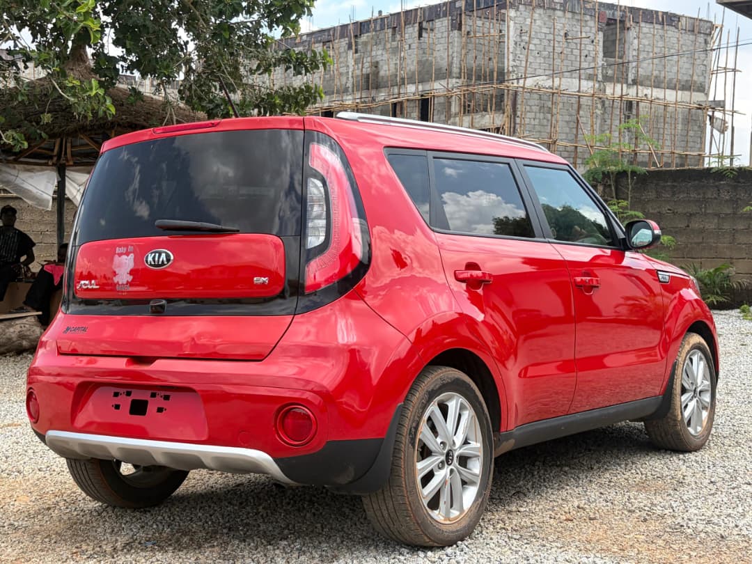 
								JUST ARRIVED FOREIGN USED KIA SOUL 2018 MODEL WITH ORIGINAL CUSTOM DUTY FULLY PAID FIRSTBODY WITH UNTAMPERED ENGINE AND GEAR AC FACTORY FITTED BUY AND DRIVE ABSOLUTELY NOTHING TO FIX  👉11.5m buyer settle 500k location Abacha Road nyanya Abuja deal Car is with me directly full									