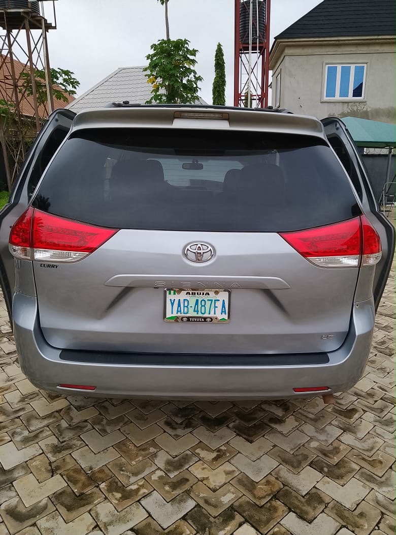 
								Distress few months used 2012 sienna  @11.5m Everything is working Location Abuja. a full									