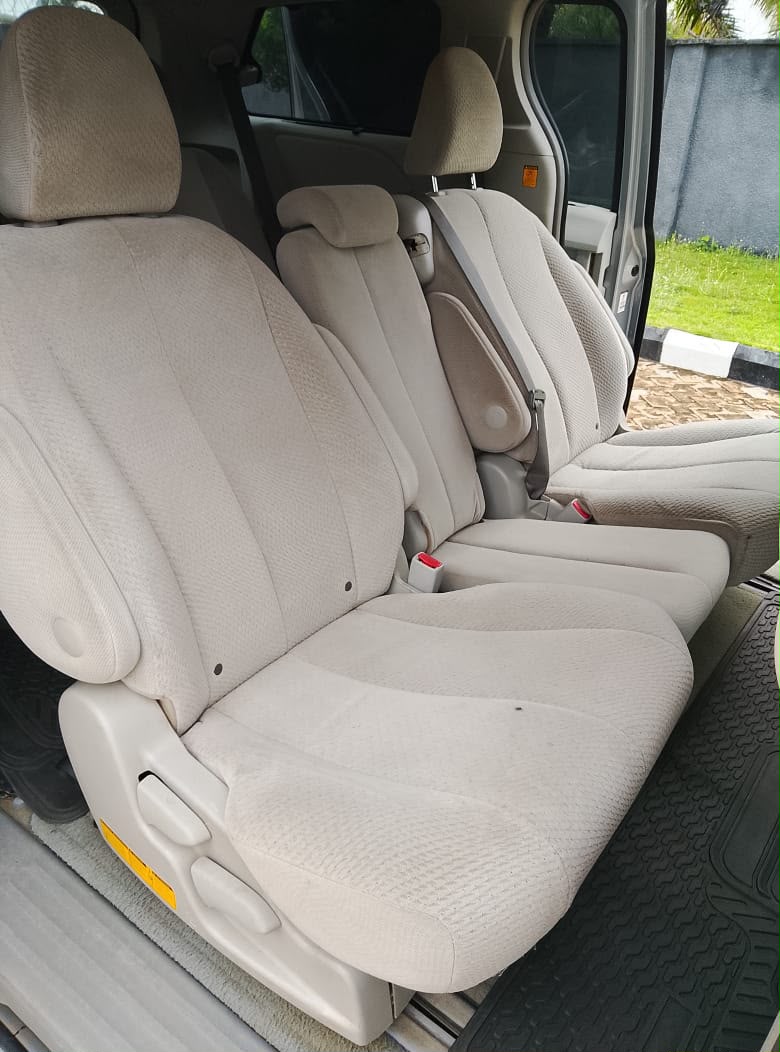 
								Distress few months used 2012 sienna  @11.5m Everything is working Location Abuja. a full									