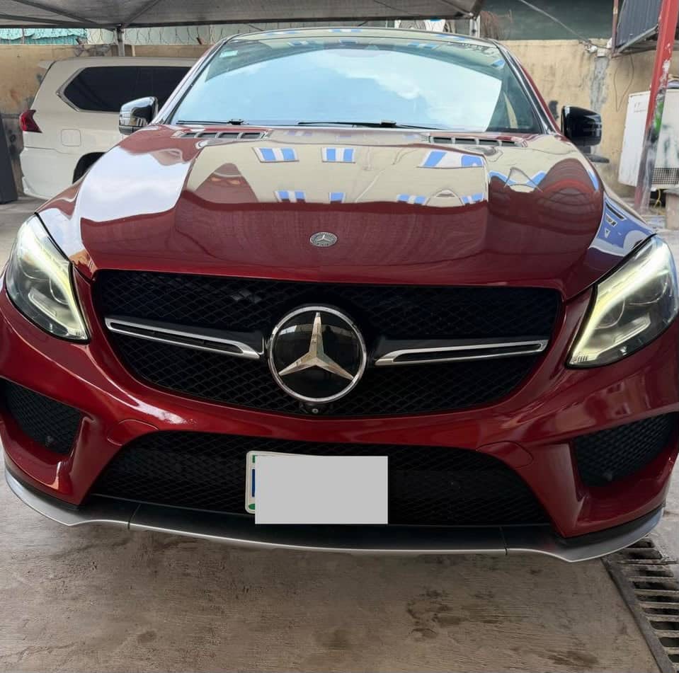 
								Distress Distress Distress 🔥🔥🔥🔥🔥🔥🔥🔥🔥 GLE 450 2017 model  Red on black interior  Going for just 34m  Abuja deal full									