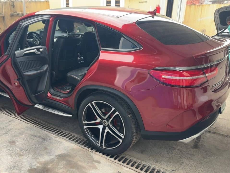 
								Distress Distress Distress 🔥🔥🔥🔥🔥🔥🔥🔥🔥 GLE 450 2017 model  Red on black interior  Going for just 34m  Abuja deal full									