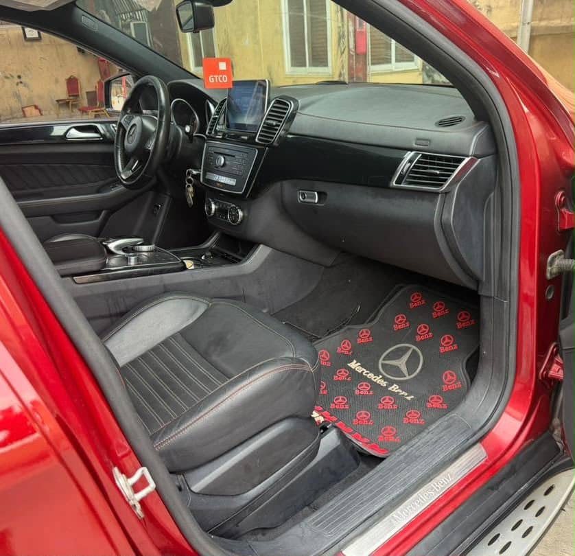 
								Distress Distress Distress 🔥🔥🔥🔥🔥🔥🔥🔥🔥 GLE 450 2017 model  Red on black interior  Going for just 34m  Abuja deal full									