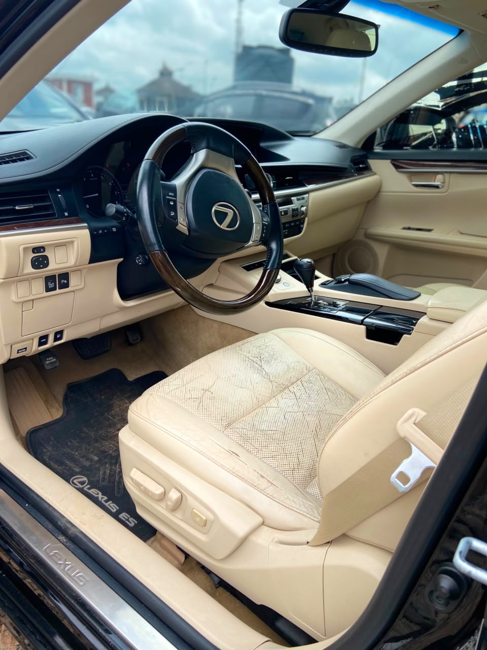 
								Direct Belgium 2015 ES350 Accident free Excellent condition 2026 duty  16.8m Abuja full									