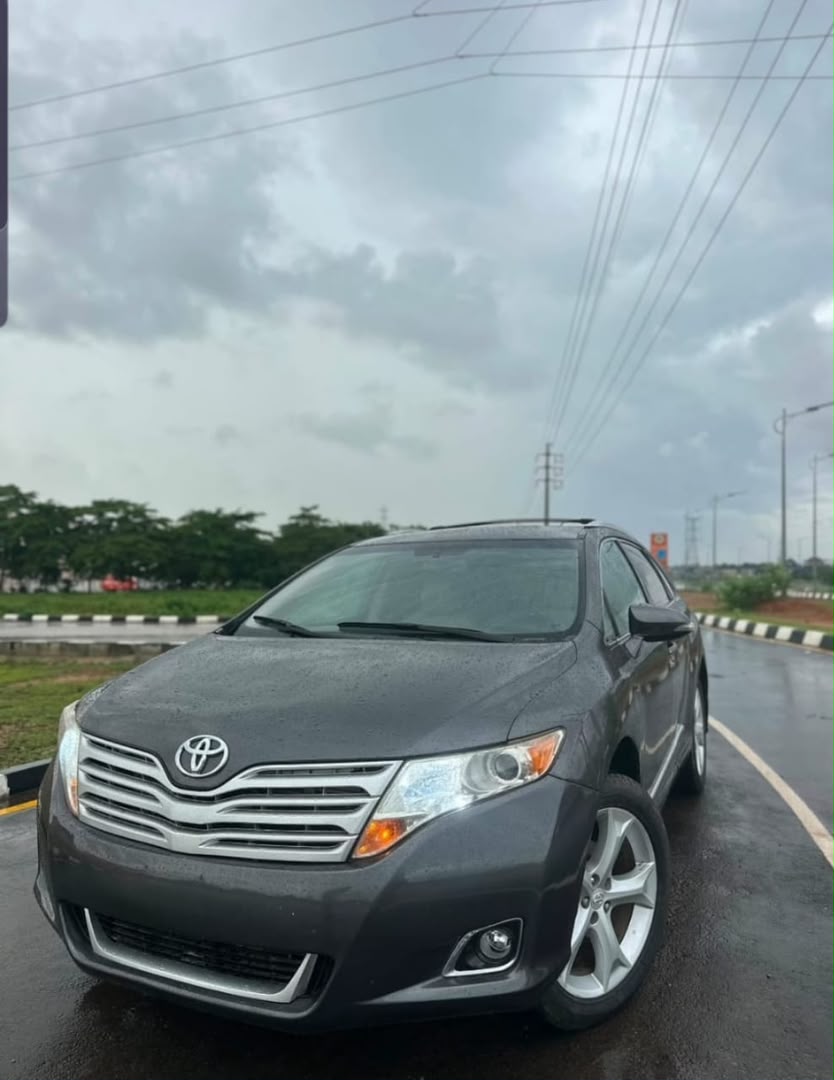 
								Giveaway Deal‼️‼️‼️ Carefully Used V6 2011/12 Toyota Venza (AWD) car is in pristine condition (Reverse Cam, Keyless, Power Boot, Android Screen & More) with duty going for just 9.5m Net with me Lugbe Abuja📍 ZERO CHAIN DEAL full									