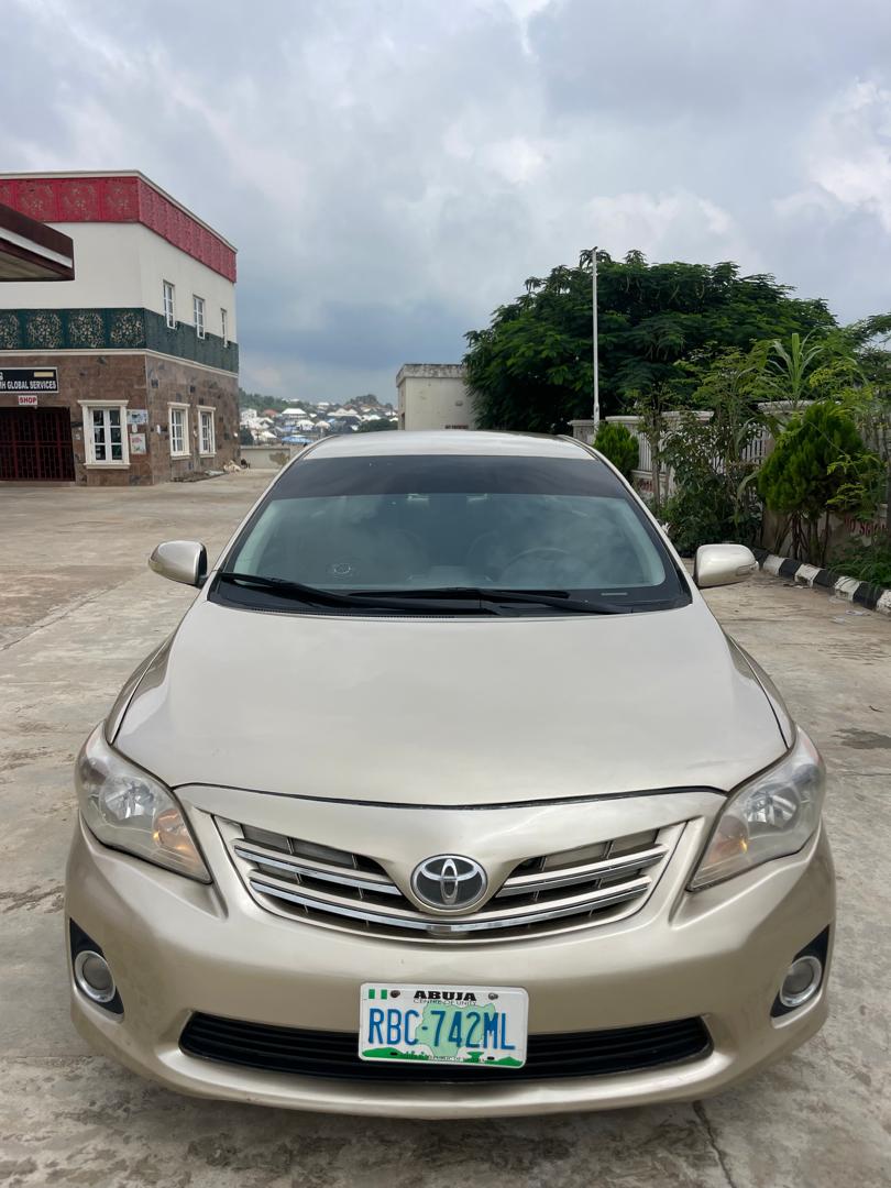 
								Few months used 2013 Toyota Corolla with untempered engine and gear with 4 brand new Tires ac chilling going for 9m   Abuja full									