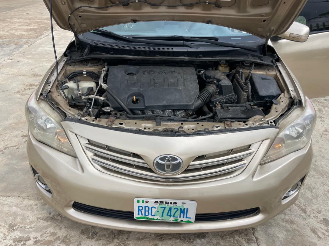 
								Few months used 2013 Toyota Corolla with untempered engine and gear with 4 brand new Tires ac chilling going for 9m   Abuja full									