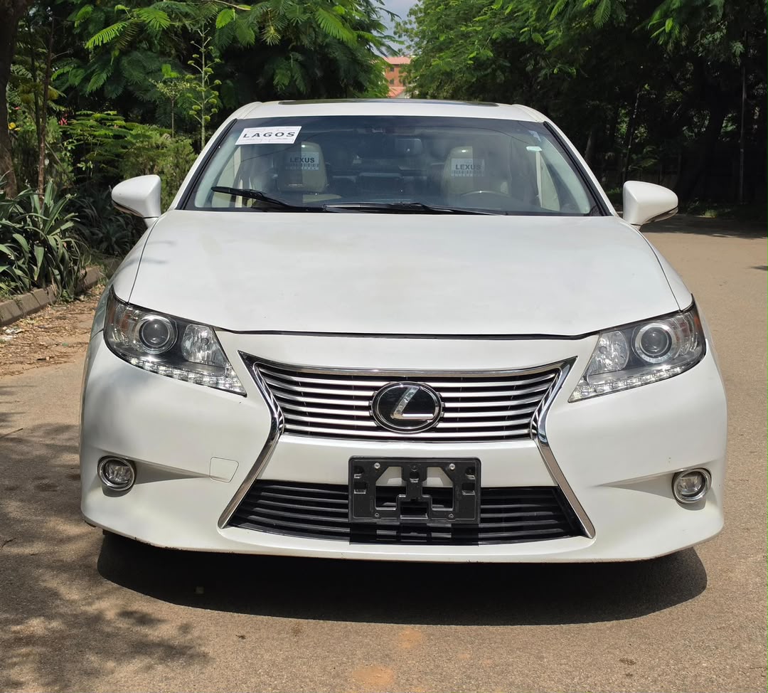 
								Awoof Deal: Extremely clean foreign used 2015 Lexus ES 350 fullest option with Recent duty going for just 17.5m Abuja full									