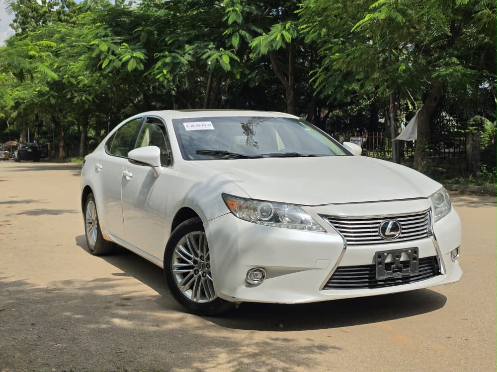 
								Awoof Deal: Extremely clean foreign used 2015 Lexus ES 350 fullest option with Recent duty going for just 17.5m Abuja full									
