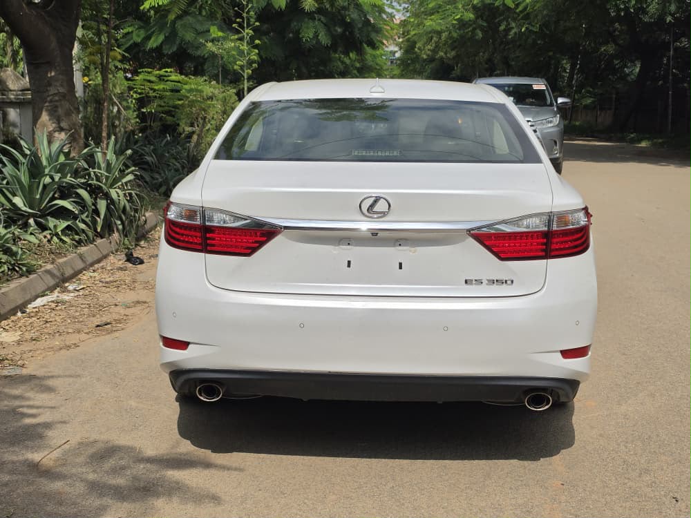 
								Awoof Deal: Extremely clean foreign used 2015 Lexus ES 350 fullest option with Recent duty going for just 17.5m Abuja full									