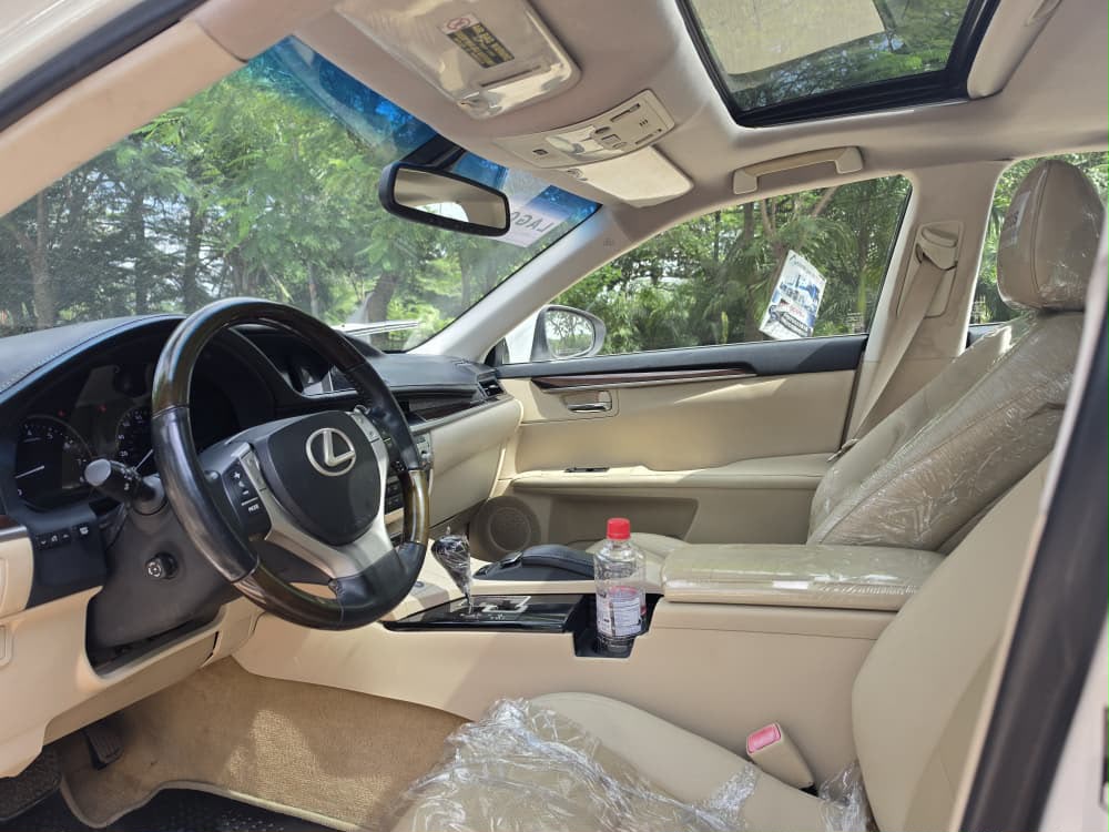 
								Awoof Deal: Extremely clean foreign used 2015 Lexus ES 350 fullest option with Recent duty going for just 17.5m Abuja full									