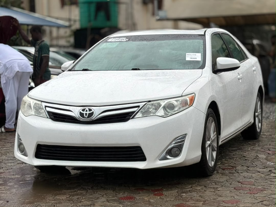 
								HIGHEST GRADE FOREIGN USED 2012 CAMRY XLE  PRICE: 15.5M full									
