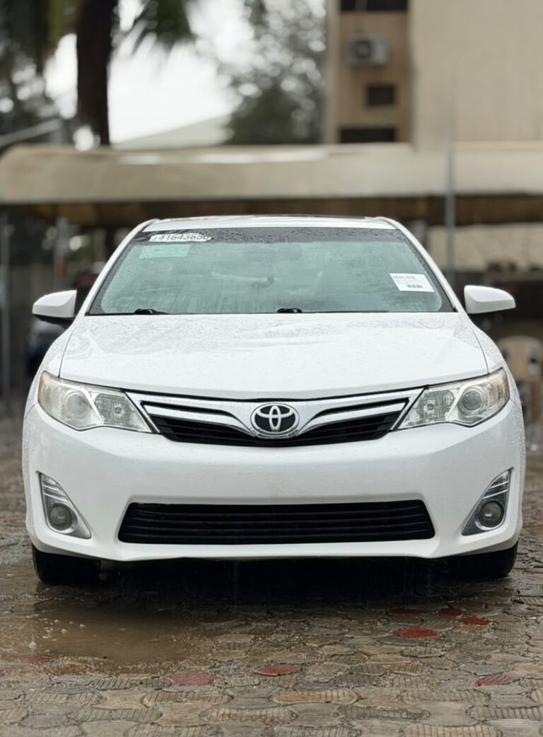 HIGHEST GRADE FOREIGN USED 2012 CAMRY XLE  PRICE: 15.5M