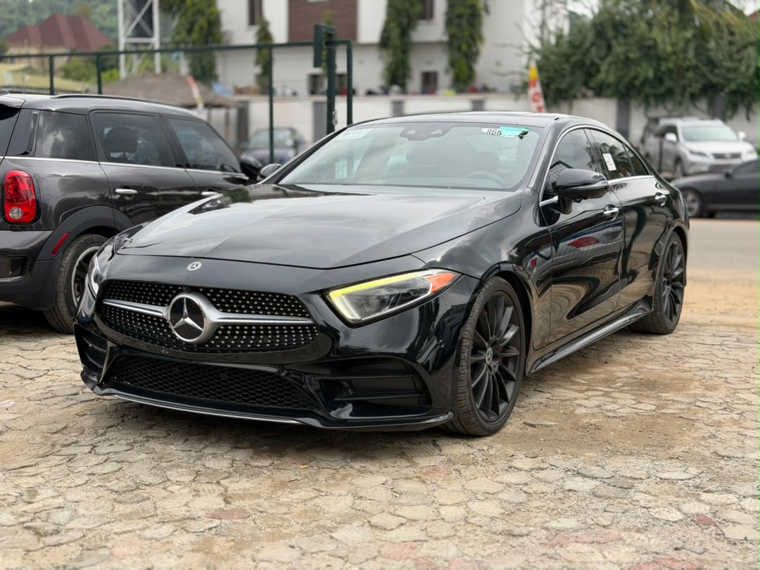 
								SUPER CLEAN FOREIGN USED 2019 MERCEDES CLS450  PRICE: 68M full									