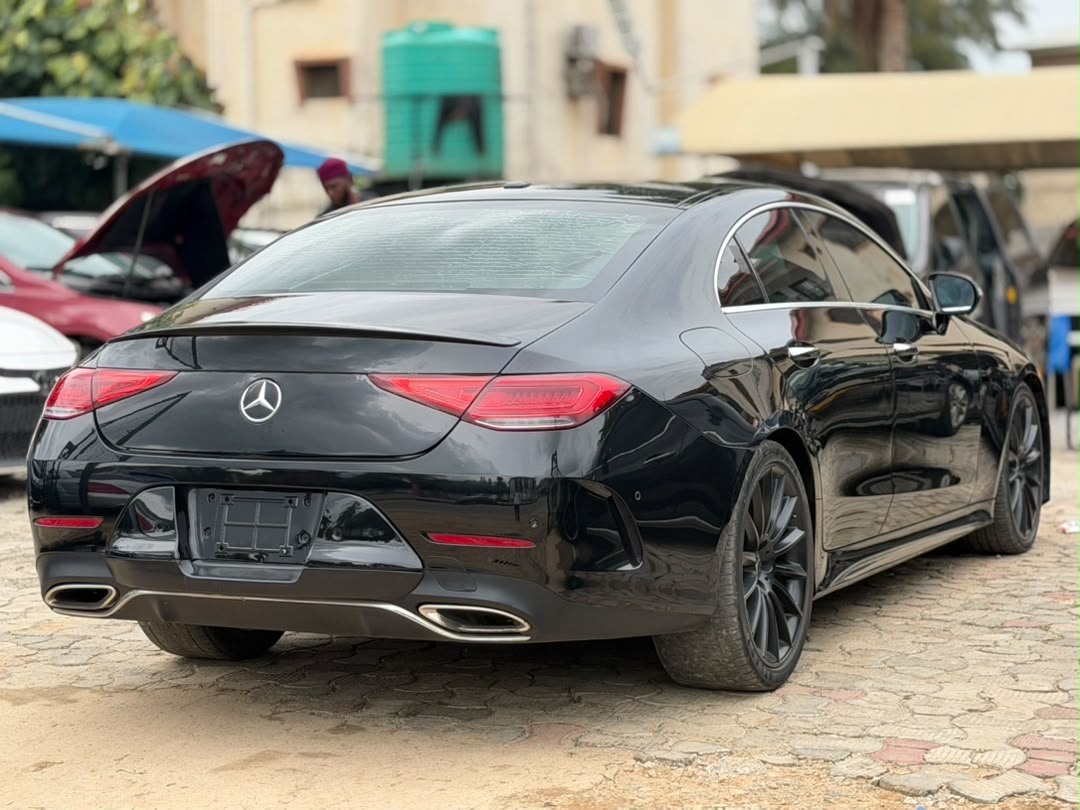 
								SUPER CLEAN FOREIGN USED 2019 MERCEDES CLS450  PRICE: 68M full									