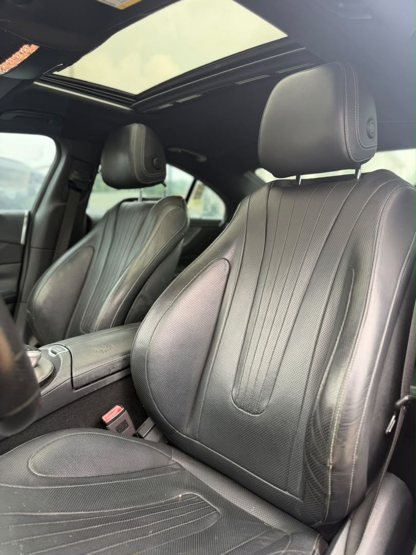 
								SUPER CLEAN FOREIGN USED 2019 MERCEDES CLS450  PRICE: 68M full									