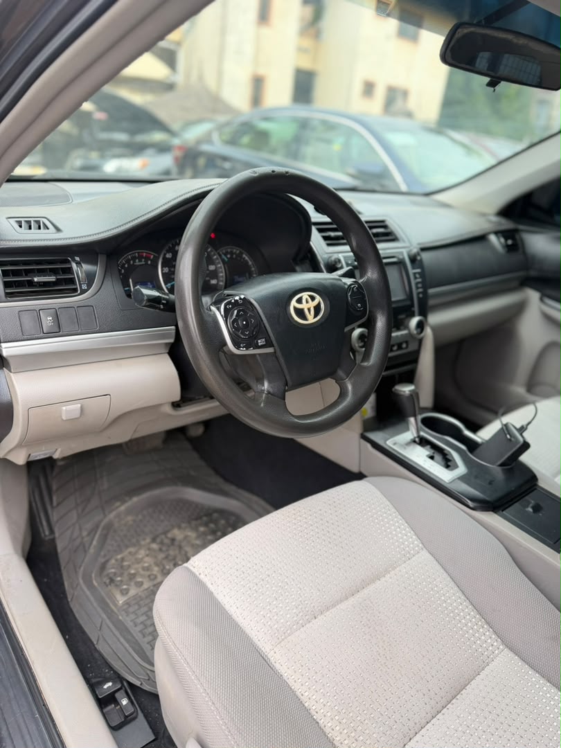 
								WELL MAINTAINED 2012 CAMRY LE  PRICE: 9.5M full									
