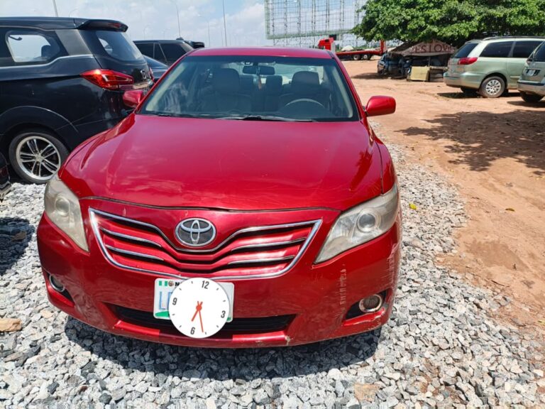 Giveaway Deal‼️‼️‼️ Carefully Used 2010 (V4 venza engine) Toyota Camry (LE) car is in pristine condition (Nothing To Fix) with original duty going for just 6.5m Net with me Lugbe Abuja📍 ZERO CHAIN DEAL