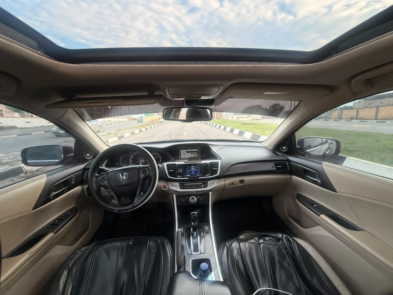 
								NEATLY USED 2014 HONDA ACCORD EX-L IN PRISTINE CONDITION NOTHING TO FIX WITH PROPER DOCUMENTATION UNTAMPERED SYSTEM GOING FOR 9.8M ABUJA DEAL full									