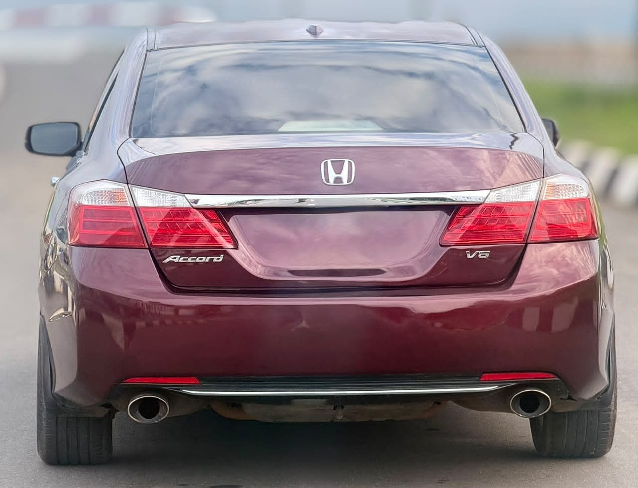 
								NEATLY USED 2014 HONDA ACCORD EX-L IN PRISTINE CONDITION NOTHING TO FIX WITH PROPER DOCUMENTATION UNTAMPERED SYSTEM GOING FOR 9.8M ABUJA DEAL full									