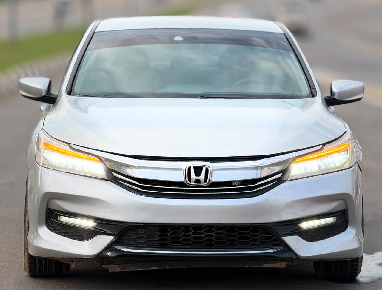 
								NEATLY USED 2016 HONDA ACCORD PROPERLY DOCUMENTED GOING FOR 9.3M ABUJA DEAL full									