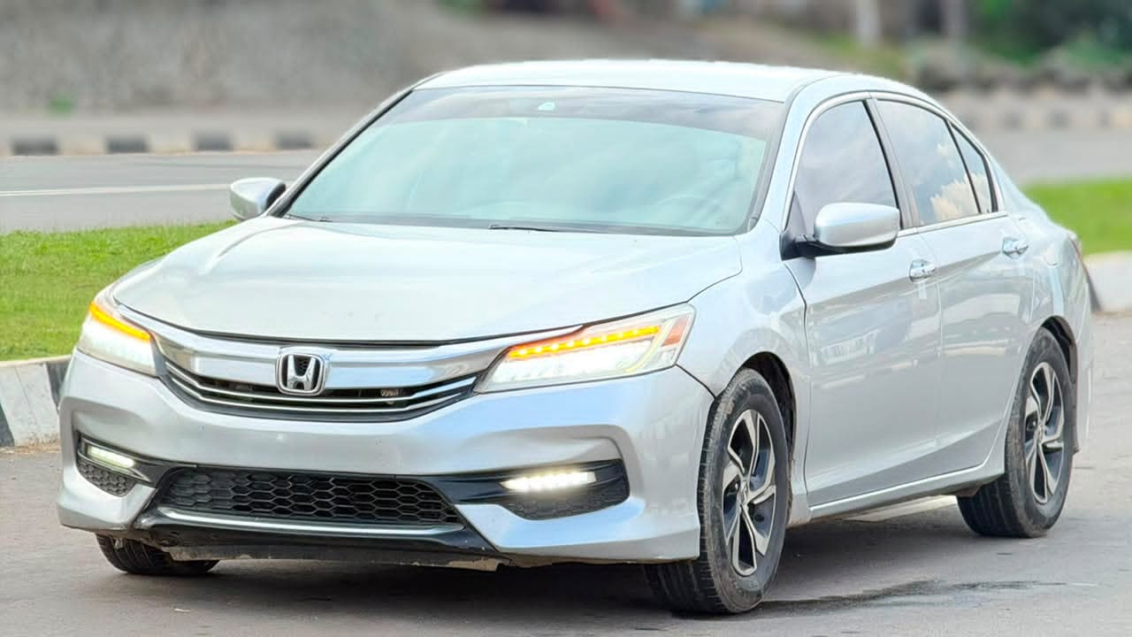 
								NEATLY USED 2016 HONDA ACCORD PROPERLY DOCUMENTED GOING FOR 9.3M ABUJA DEAL full									
