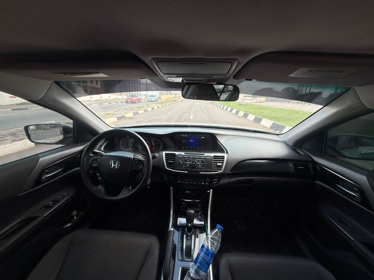
								NEATLY USED 2016 HONDA ACCORD PROPERLY DOCUMENTED GOING FOR 9.3M ABUJA DEAL full									