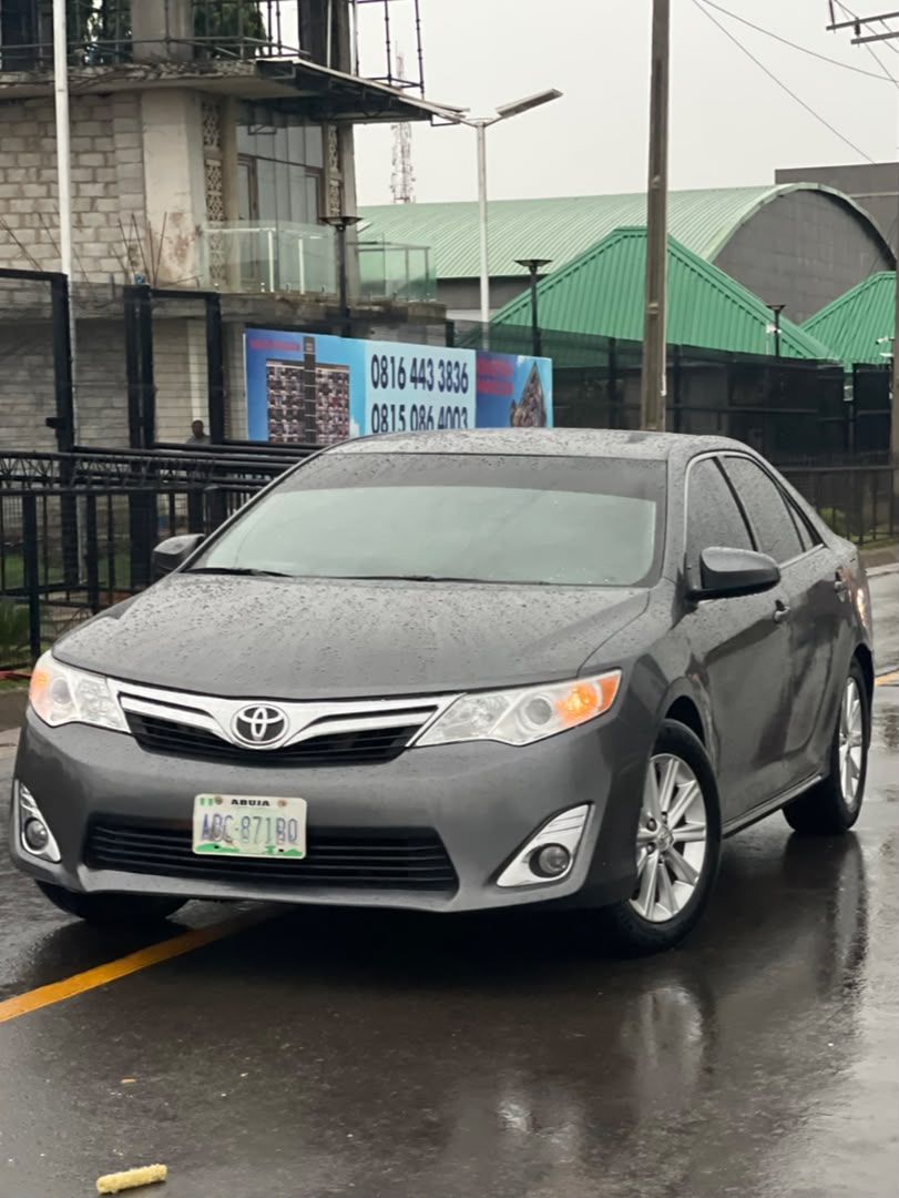 
								CLEAN NEATLY USED 2013 UNREGISTERED TOYOTA CAMRY XLE ONE YEAR USED NOW AVAILABLE PRICE 9.7M ABUJA! full									