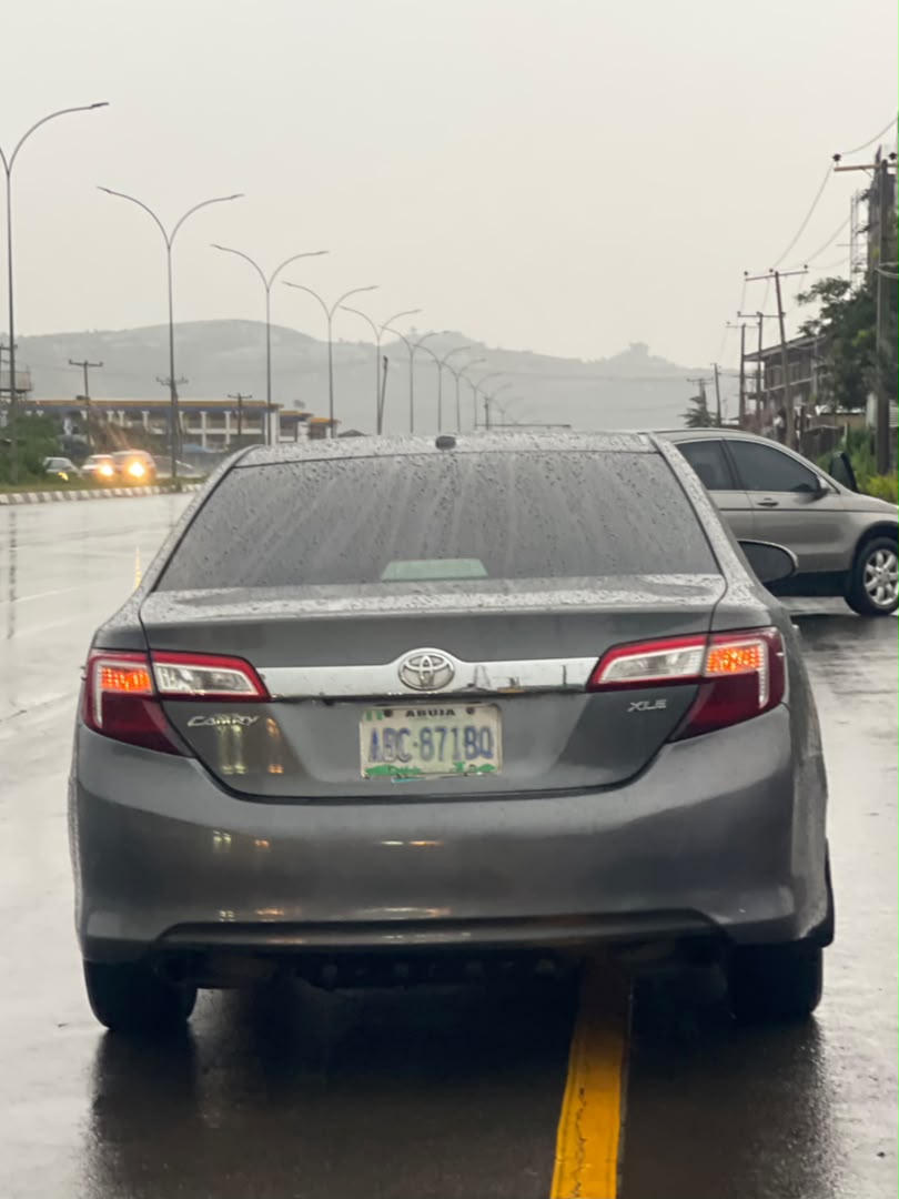 
								CLEAN NEATLY USED 2013 UNREGISTERED TOYOTA CAMRY XLE ONE YEAR USED NOW AVAILABLE PRICE 9.7M ABUJA! full									